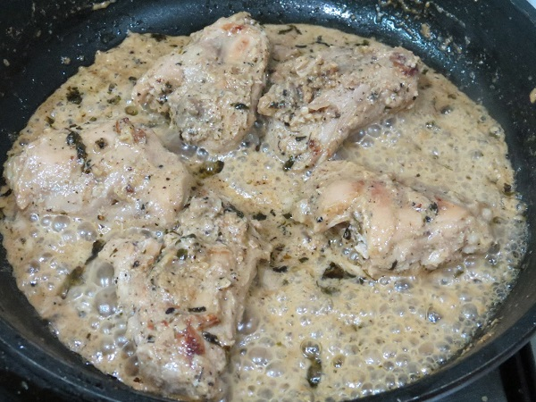 Chicken White Karahi 1 KG Daig catering in Karachi — Khanzada Pakwan Center